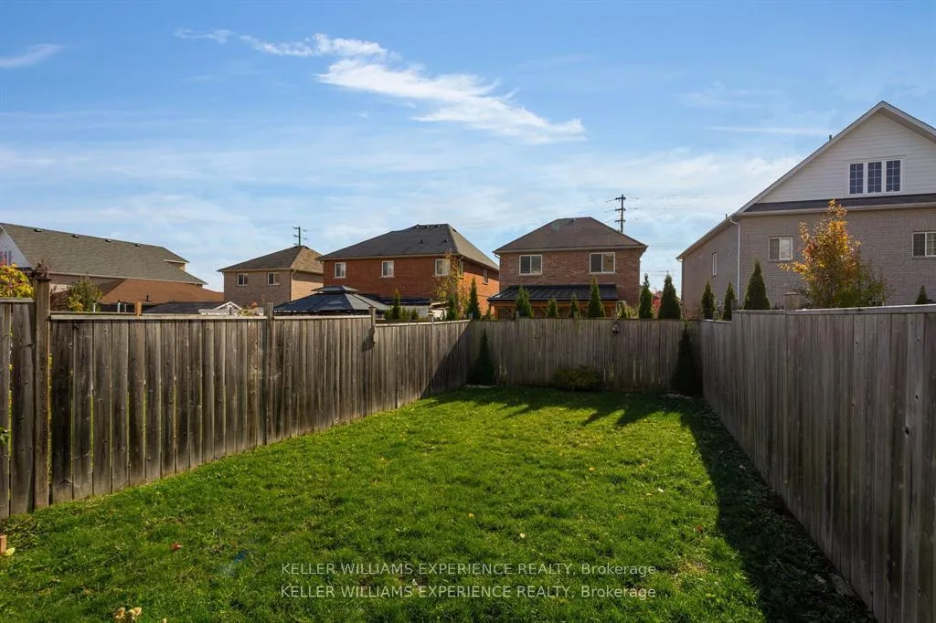 Photo 16 of 1431 Rankin Way, Innisfil, Alcona — HOMEH