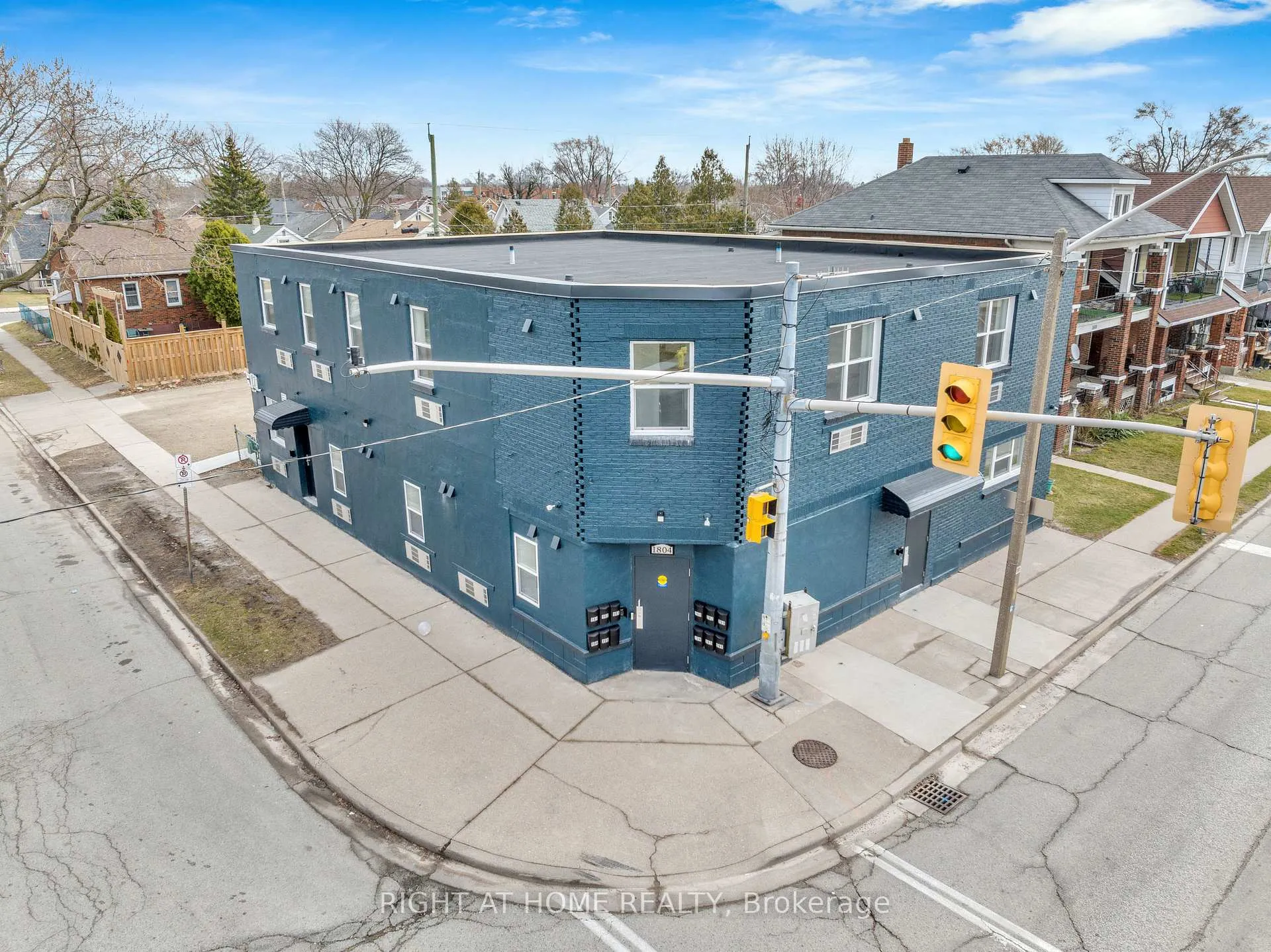 Photo 10 of Unit 203, 1804 Drouillard Road, Windsor — HOMEH