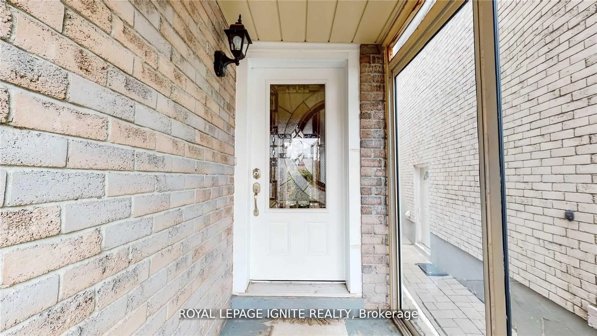 Photo 3 of Unit Main, 11 James Edward Drive, Markham, Middlefield — HOMEH