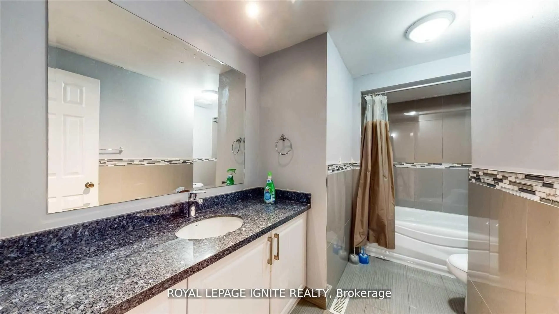 Photo 13 of Unit Main, 11 James Edward Drive, Markham, Middlefield — HOMEH