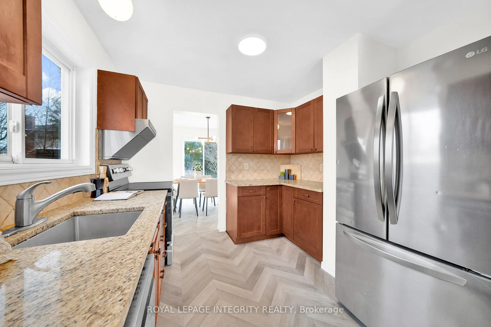 Photo 9 of 15 Tarquin Crescent, Ottawa, Westcliffe Estates — HOMEH