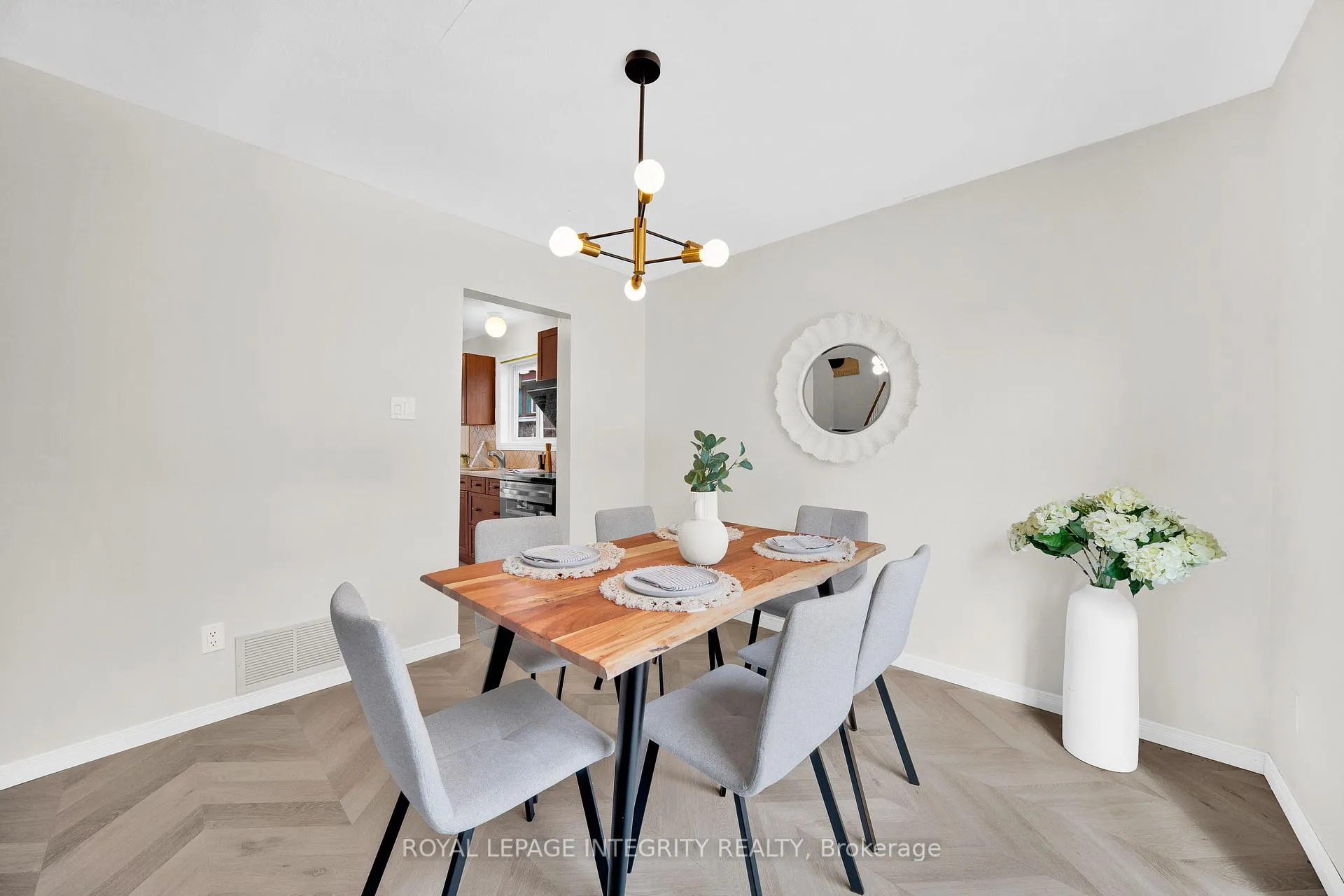 Photo 10 of 15 Tarquin Crescent, Ottawa, Westcliffe Estates — HOMEH