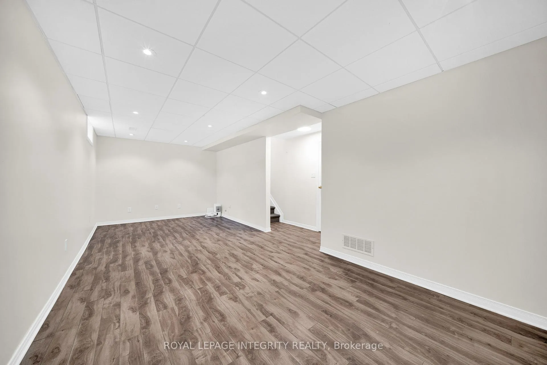 Photo 31 of 15 Tarquin Crescent, Ottawa, Westcliffe Estates — HOMEH