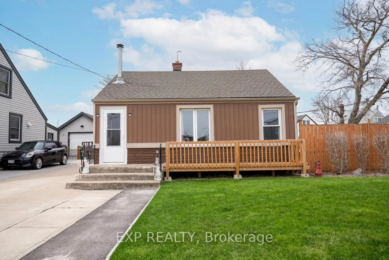 Photo 2 of 125 Grantham Avenue S, St. Catharines, E. Chester — HOMEH