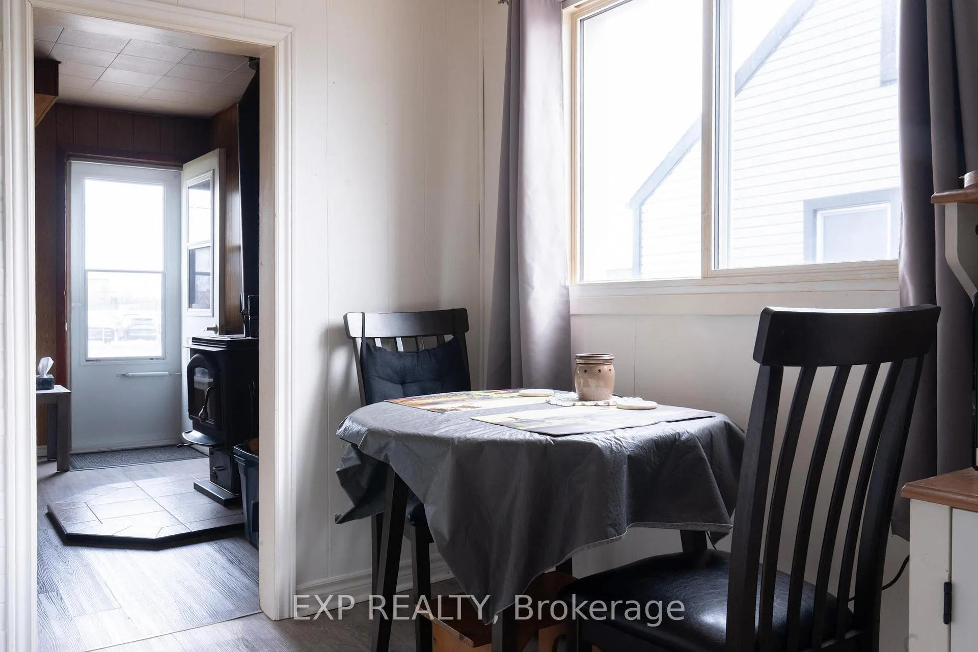 Photo 16 of 125 Grantham Avenue S, St. Catharines, E. Chester — HOMEH