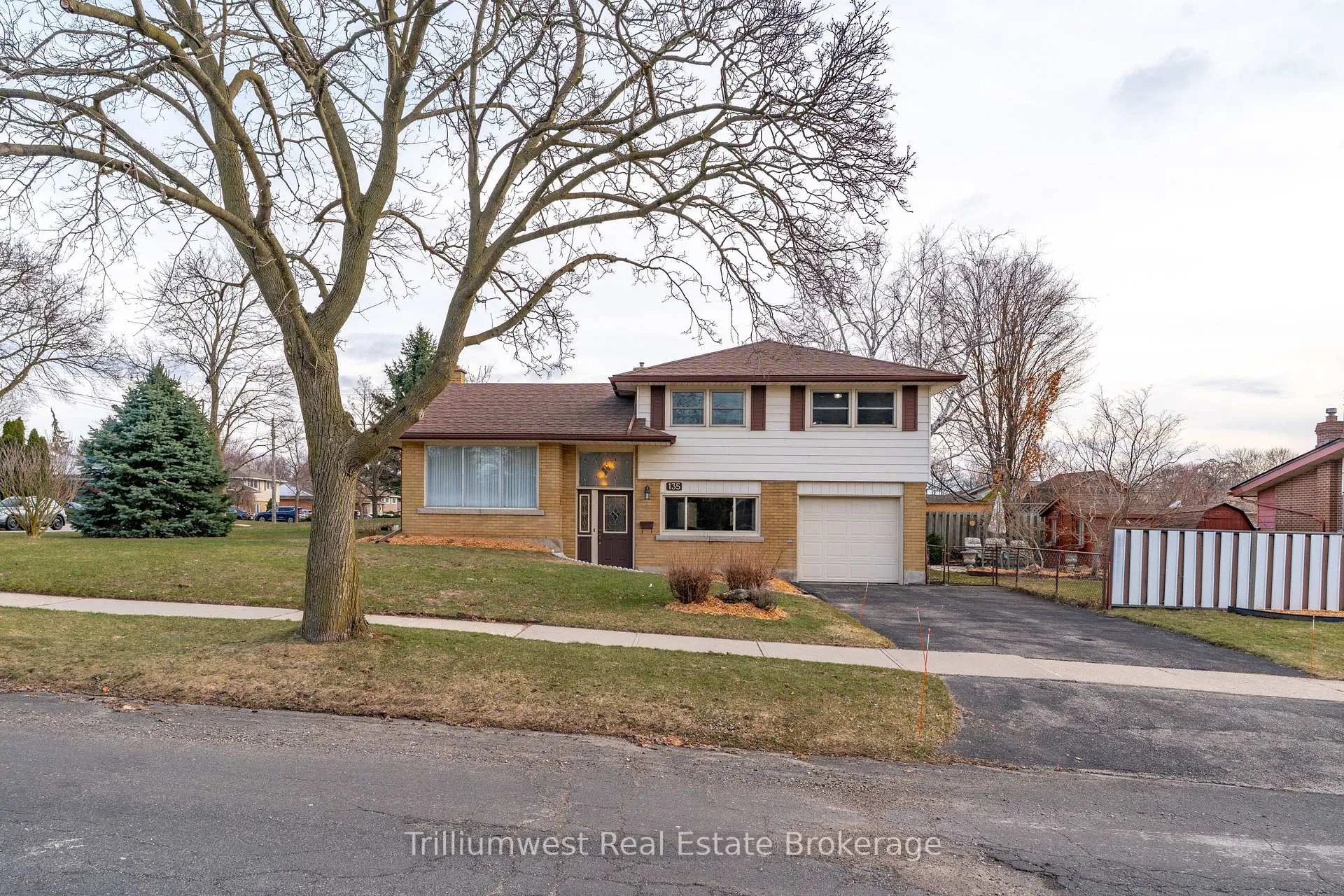 Photo 2 of 135 Burbank Road, Kitchener — HOMEH