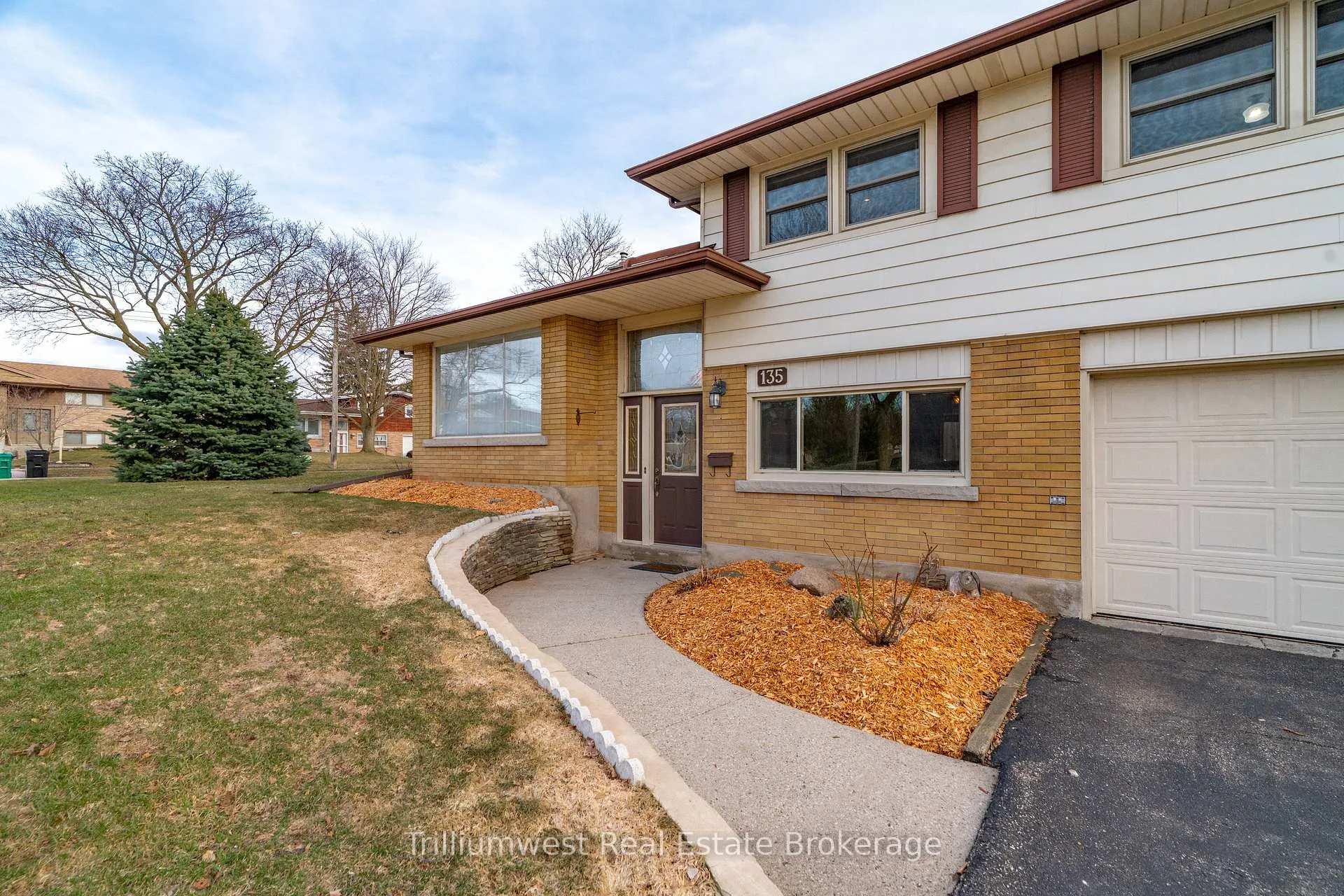 Photo 7 of 135 Burbank Road, Kitchener — HOMEH