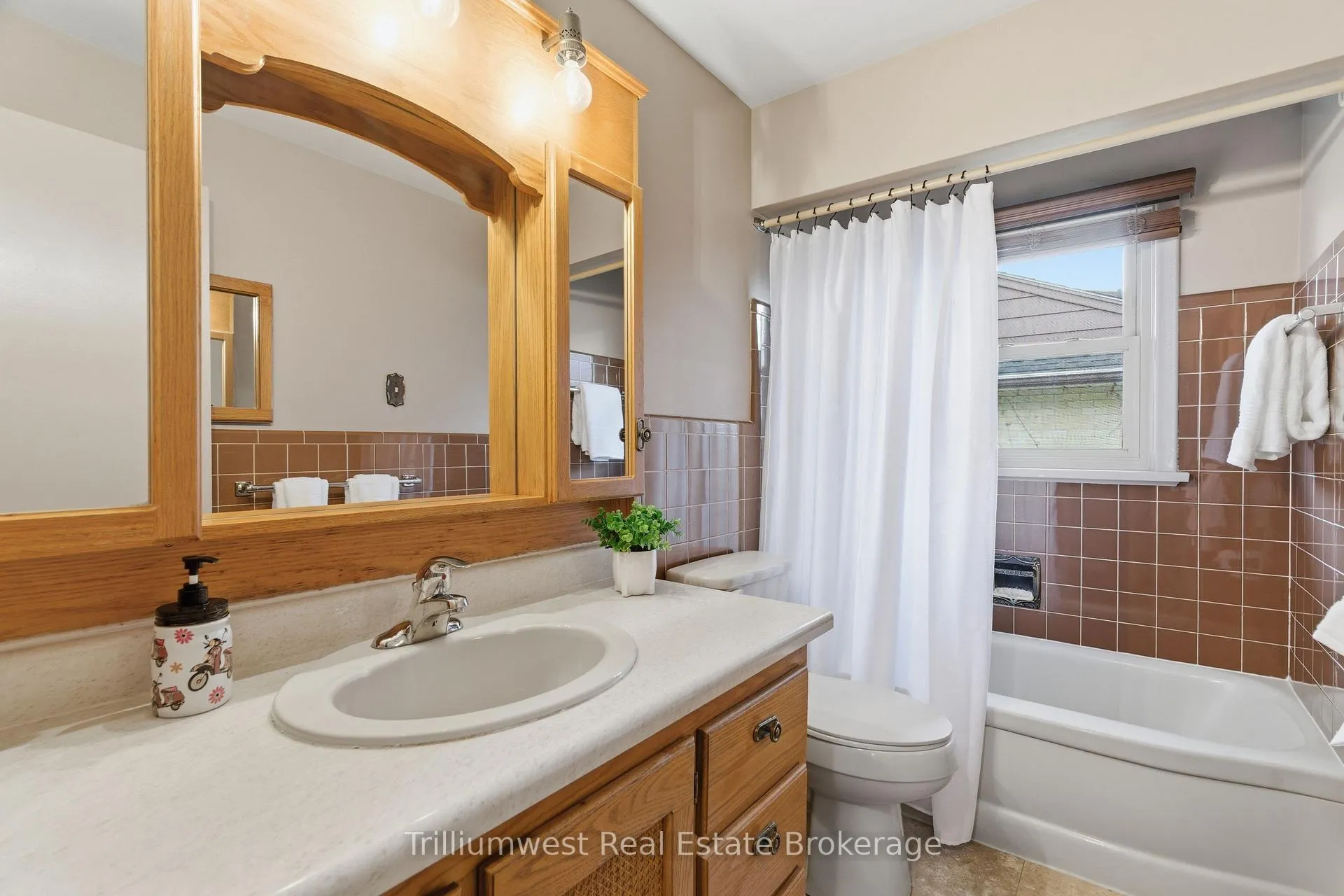 Photo 22 of 135 Burbank Road, Kitchener — HOMEH