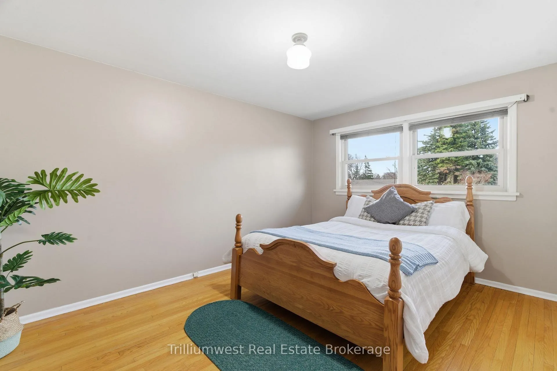 Photo 23 of 135 Burbank Road, Kitchener — HOMEH