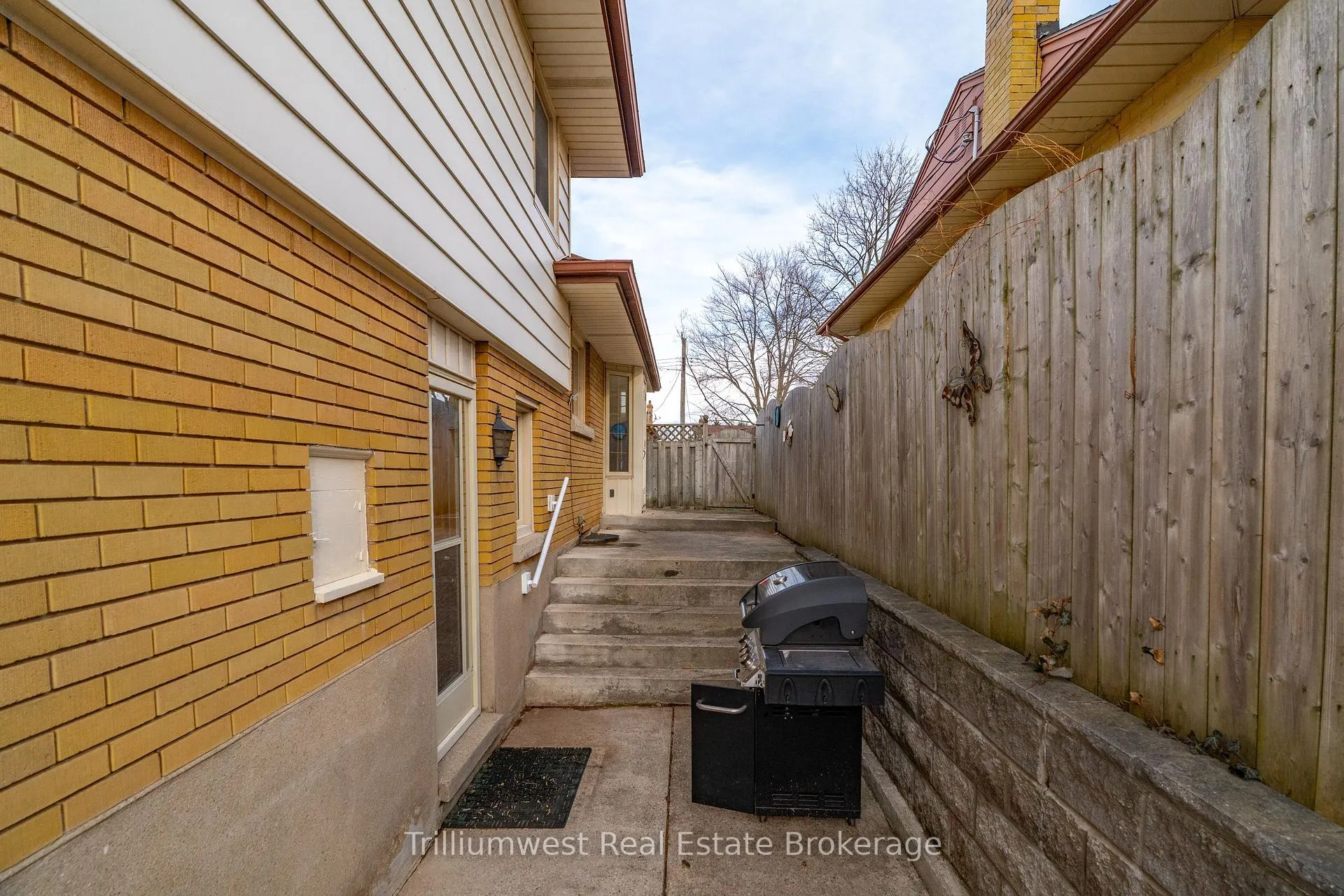 Photo 27 of 135 Burbank Road, Kitchener — HOMEH