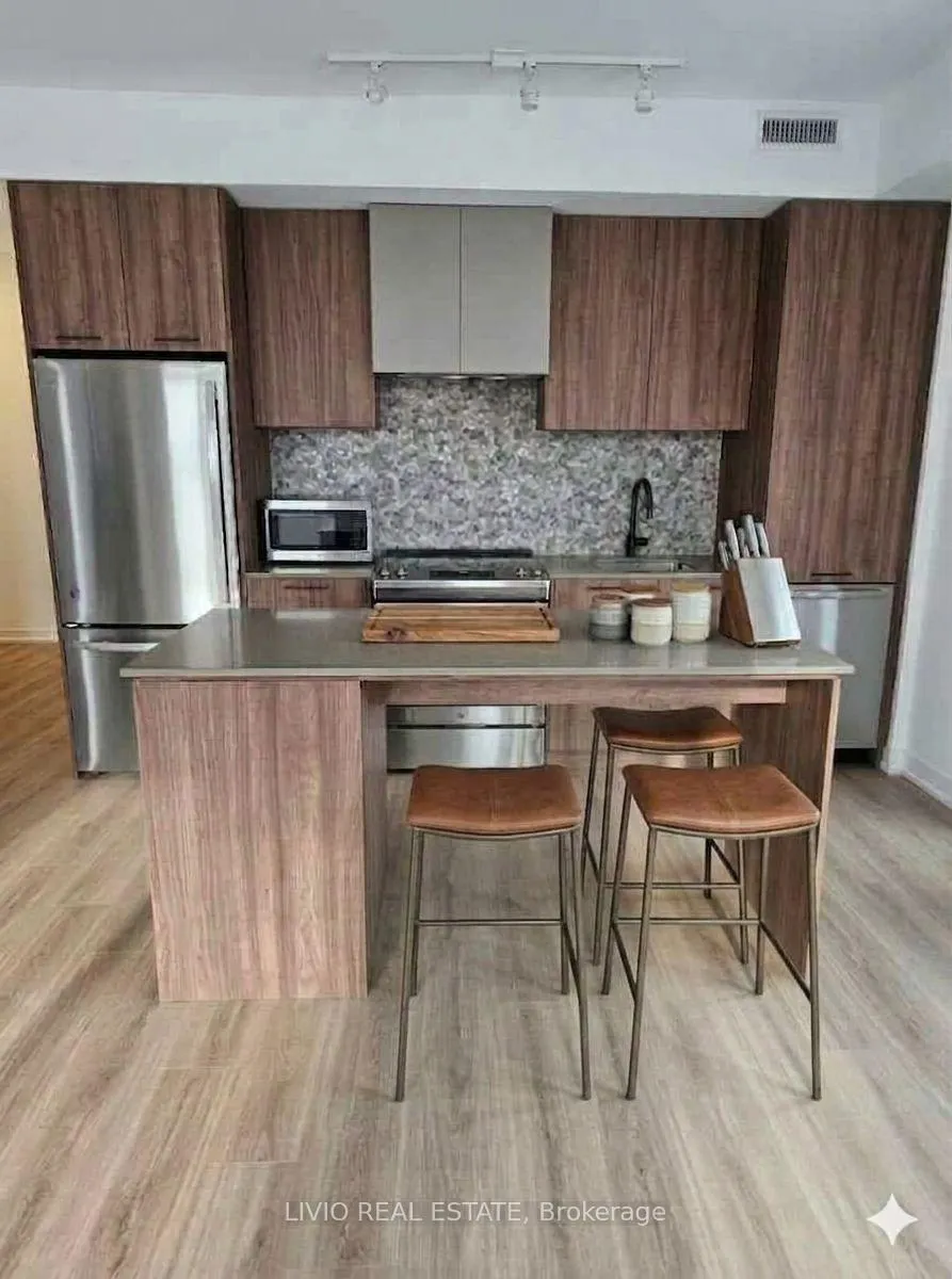 Photo 5 of Unit 505, 10 lagerfeld Drive E, Brampton, Northwest Brampton — HOMEH