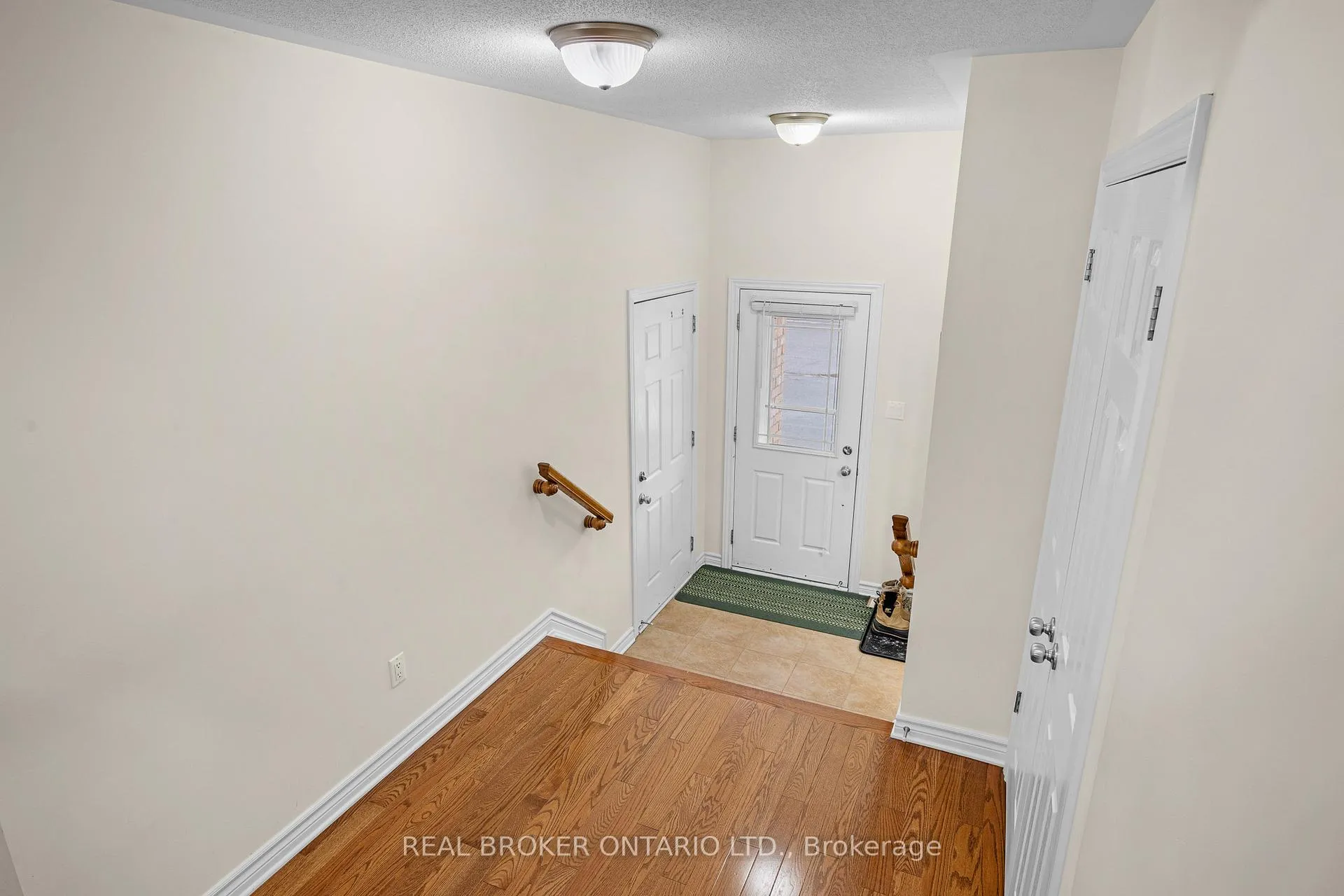 Photo 3 of 716 Whaley Ridge, Ottawa, Avalon East — HOMEH