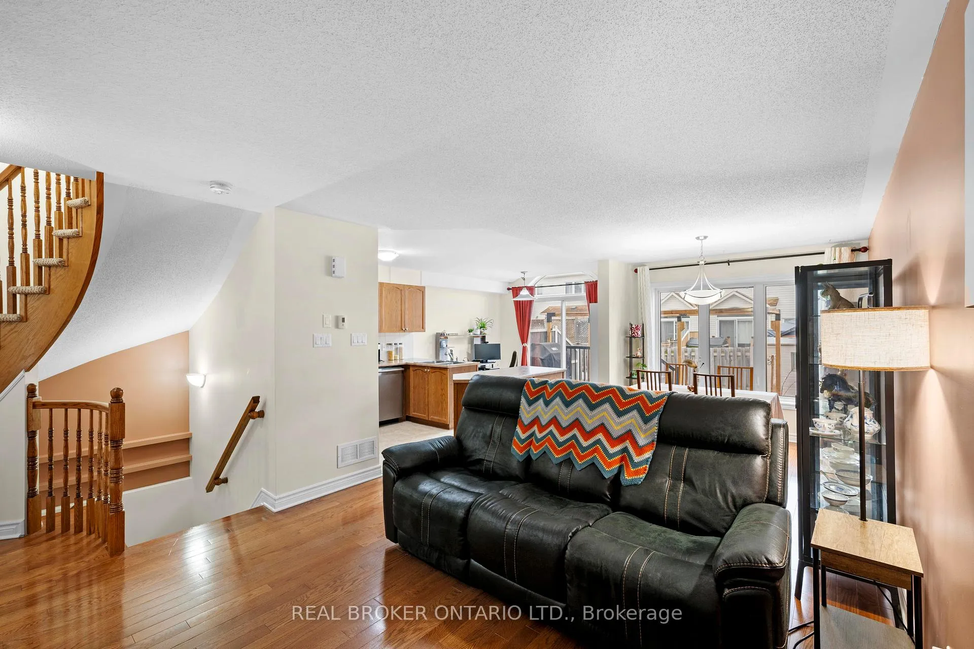 Photo 10 of 716 Whaley Ridge, Ottawa, Avalon East — HOMEH