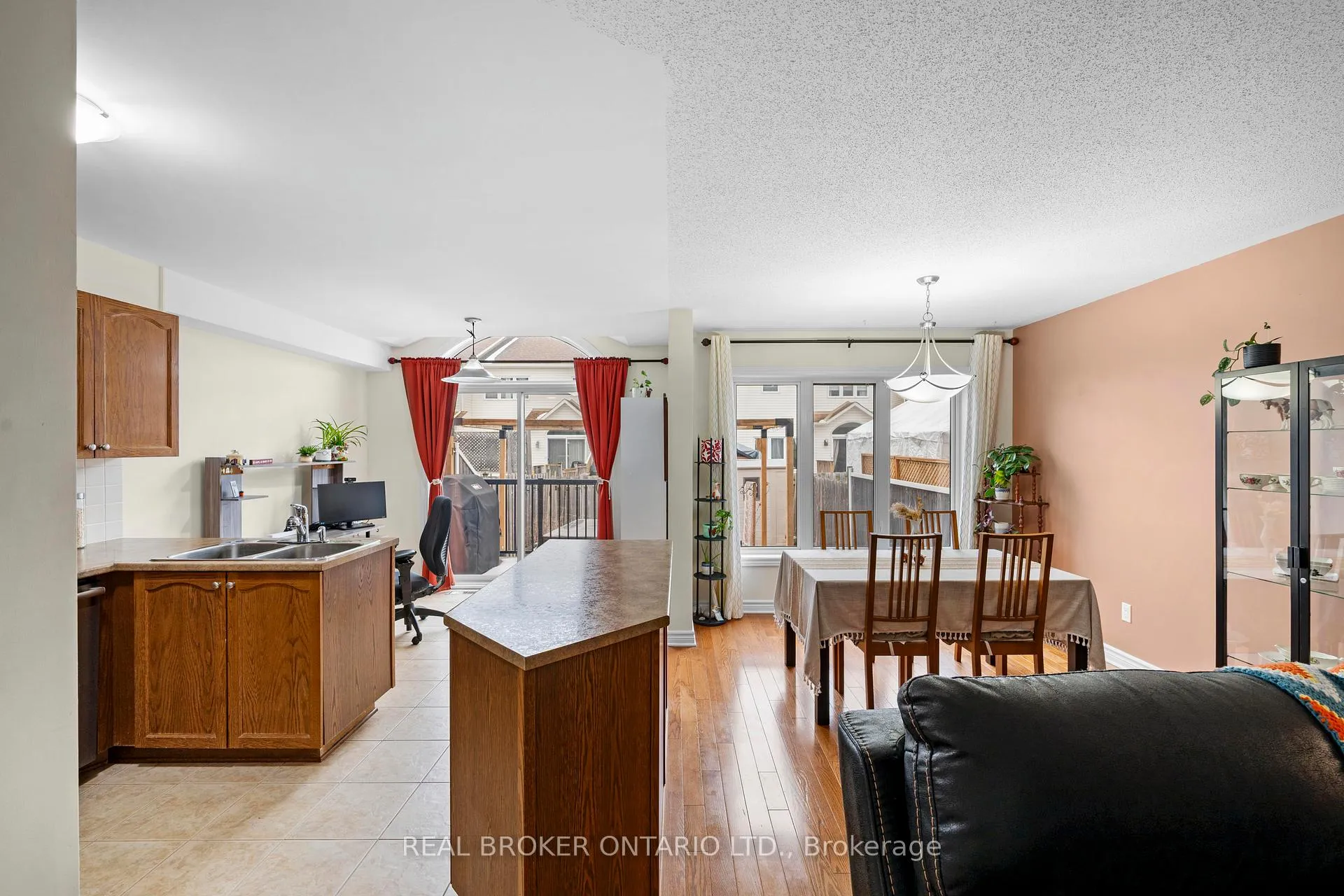 Photo 11 of 716 Whaley Ridge, Ottawa, Avalon East — HOMEH