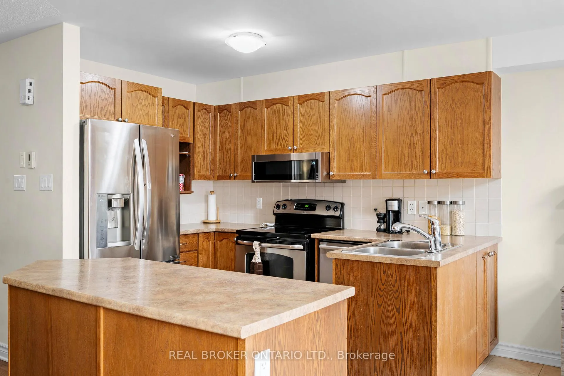 Photo 14 of 716 Whaley Ridge, Ottawa, Avalon East — HOMEH