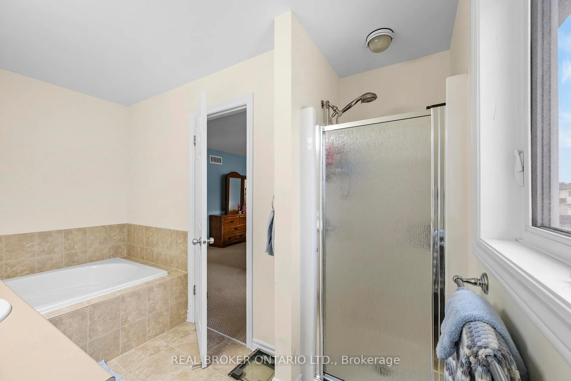Photo 28 of 716 Whaley Ridge, Ottawa, Avalon East — HOMEH