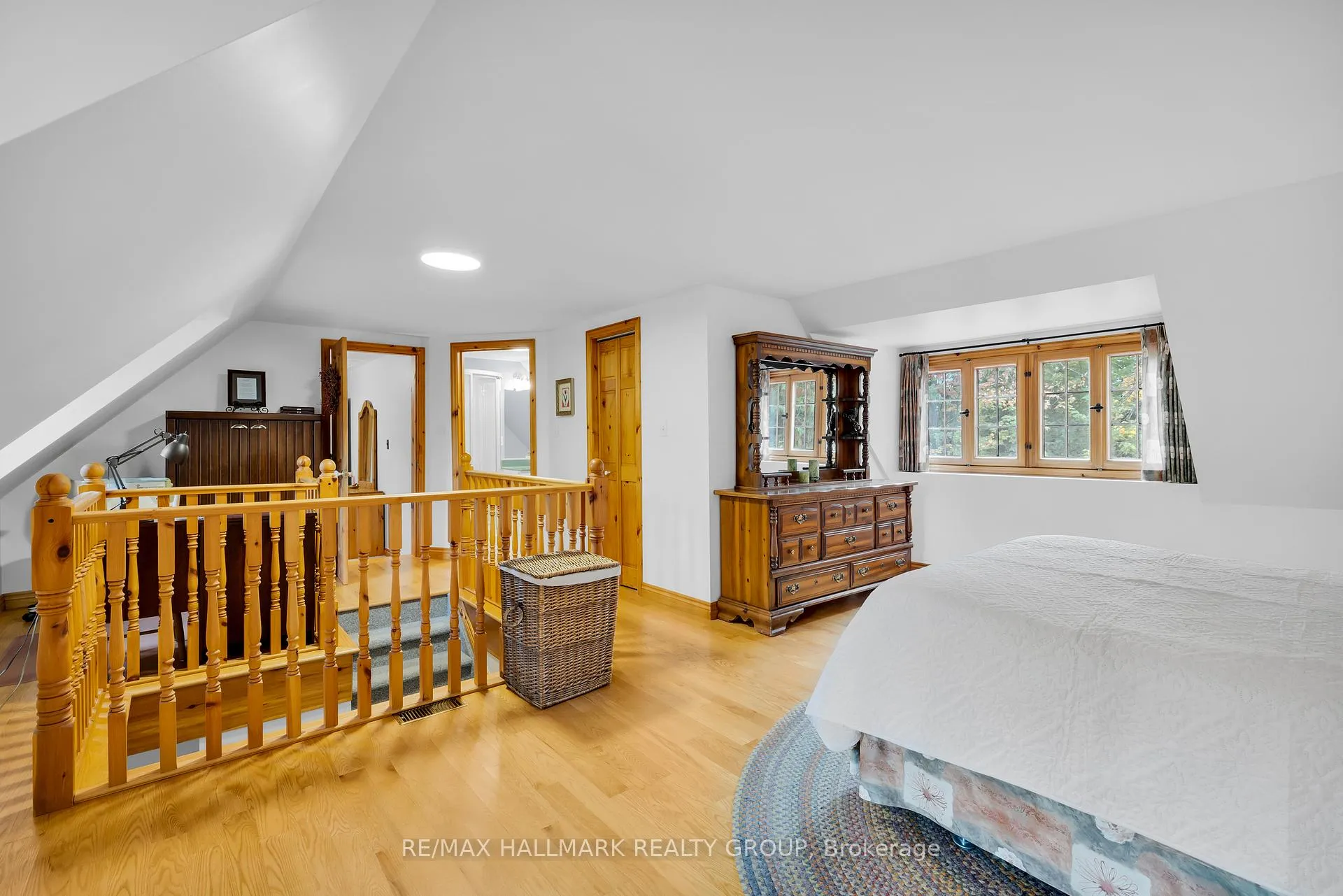 Photo 22 of 109 Crofters Grove, Ottawa, Dunrobin — HOMEH