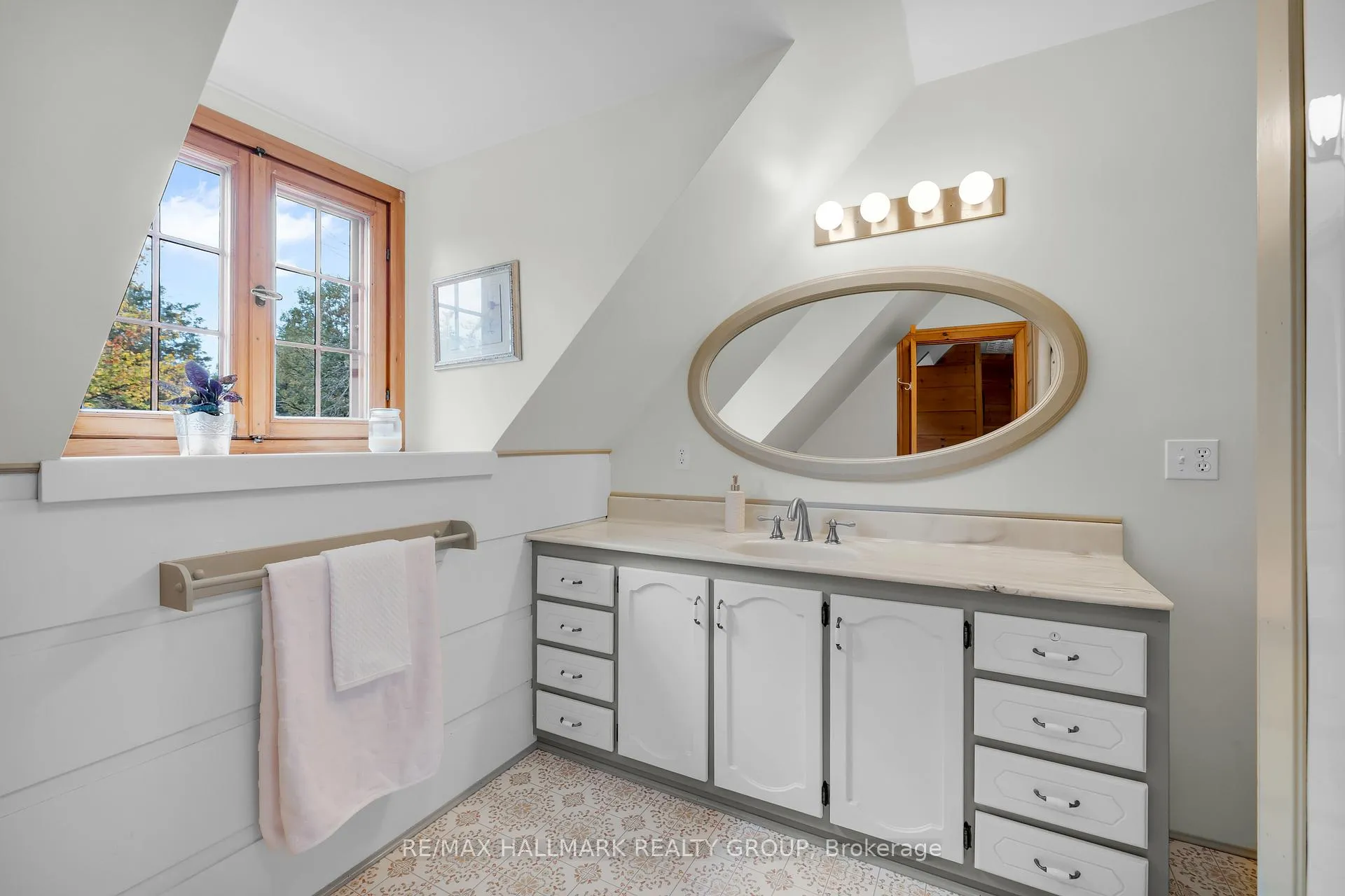 Photo 27 of 109 Crofters Grove, Ottawa, Dunrobin — HOMEH