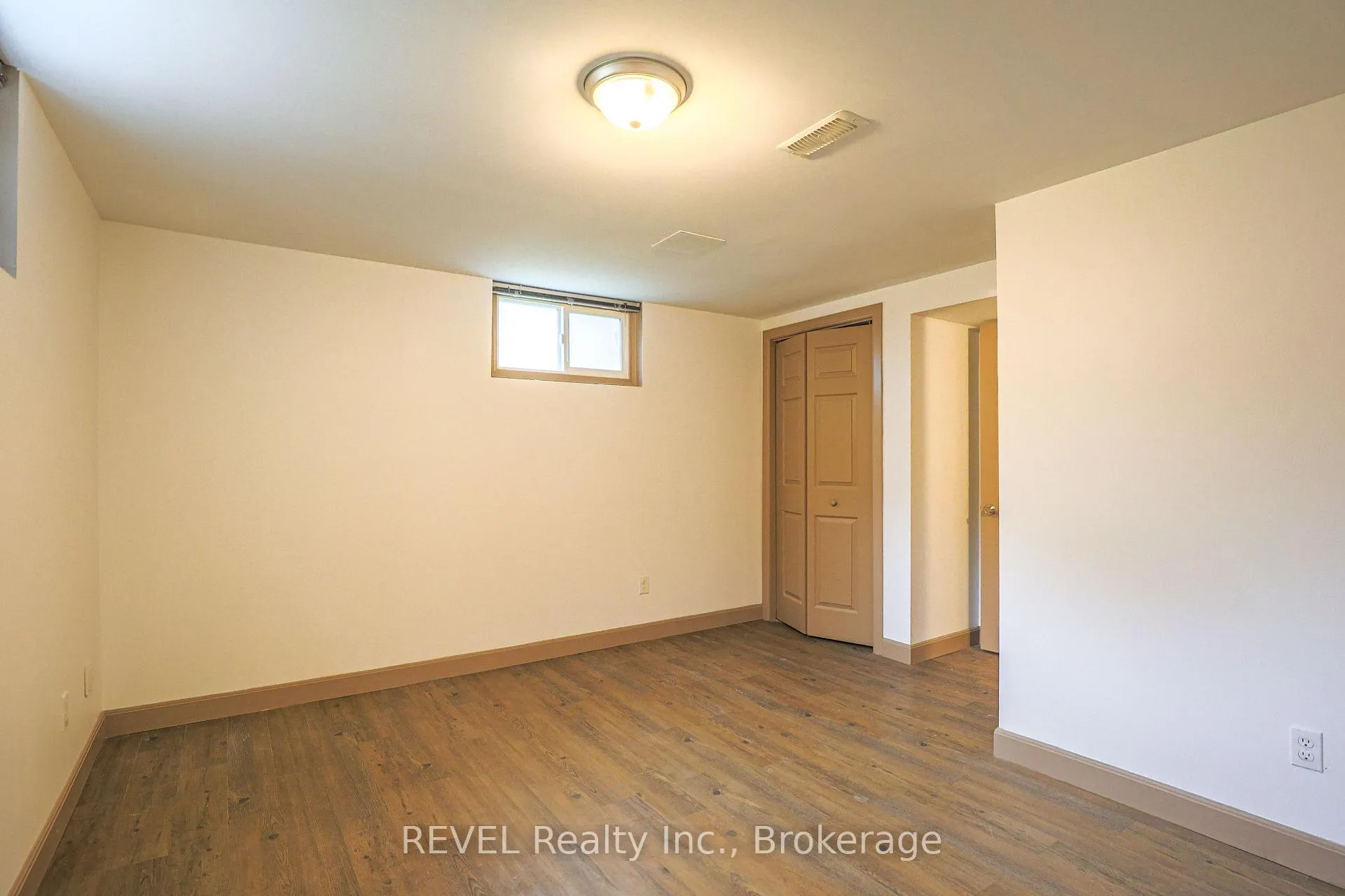 Photo 23 of 325 Grantham Avenue, St. Catharines, Carlton/Bunting — HOMEH