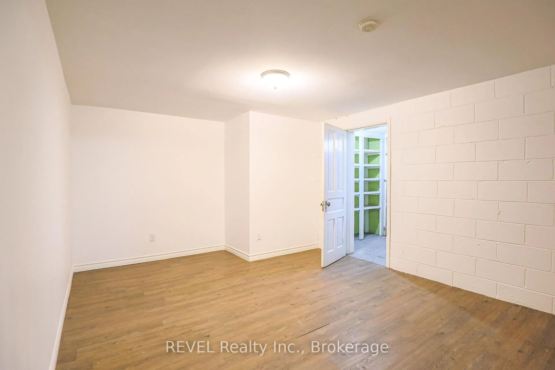 Photo 30 of 325 Grantham Avenue, St. Catharines, Carlton/Bunting — HOMEH