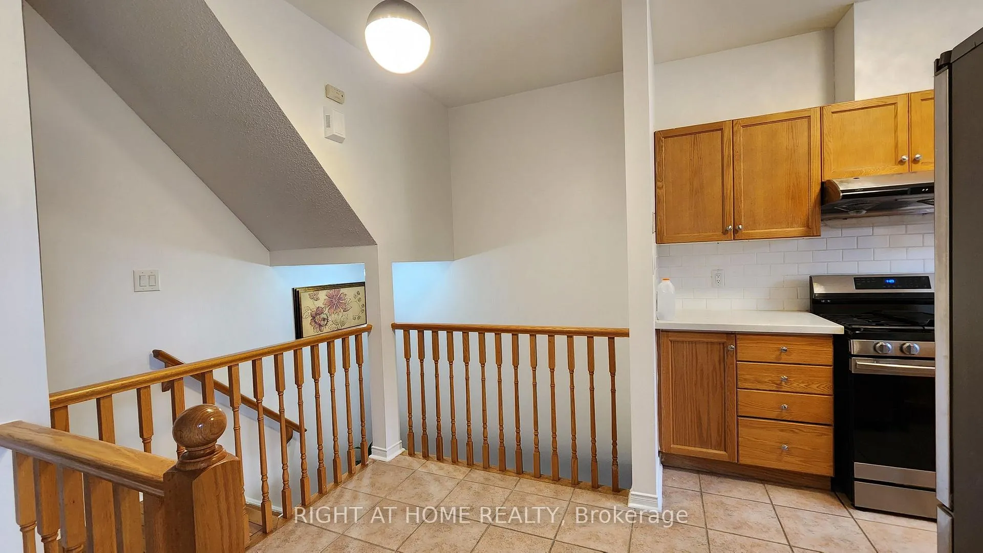 Photo 15 of 9 Maple Park Way, Markham, Milliken Mills West — HOMEH