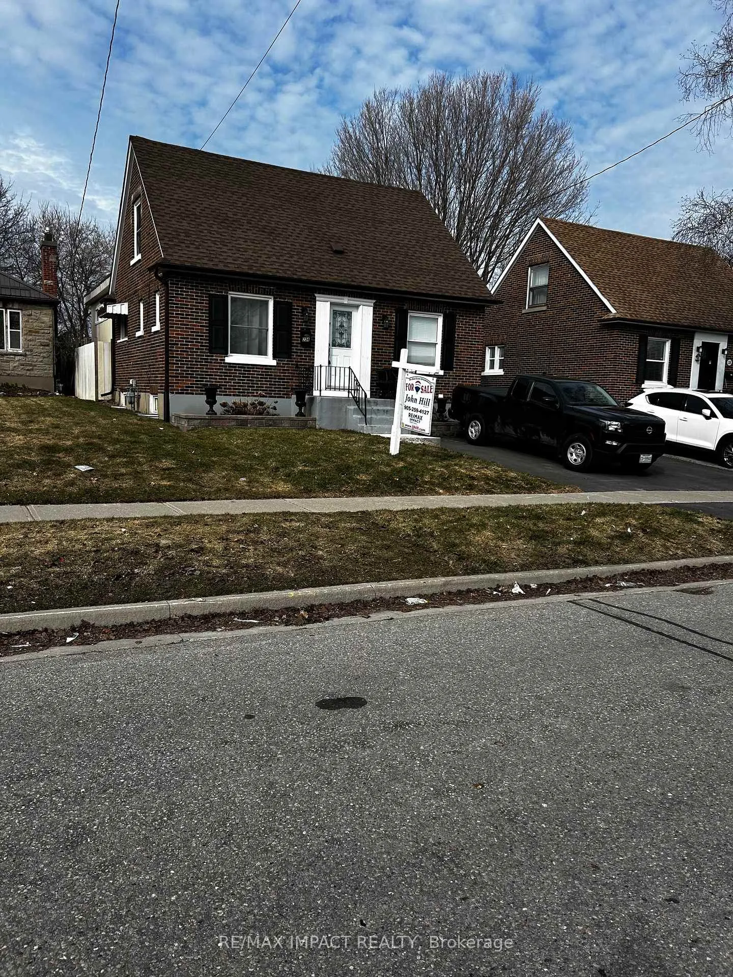 Front of 234 Oshawa Blvd N