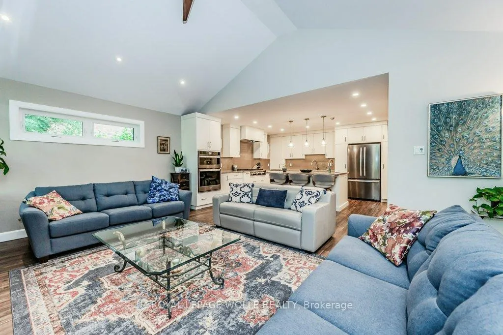 Photo 11 of 219 Corrie Crescent, Waterloo — HOMEH