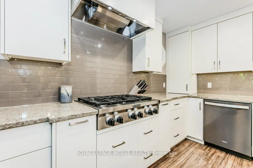 Photo 15 of 219 Corrie Crescent, Waterloo — HOMEH