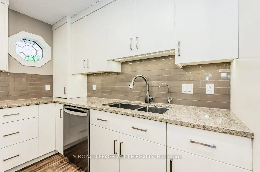 Photo 16 of 219 Corrie Crescent, Waterloo — HOMEH