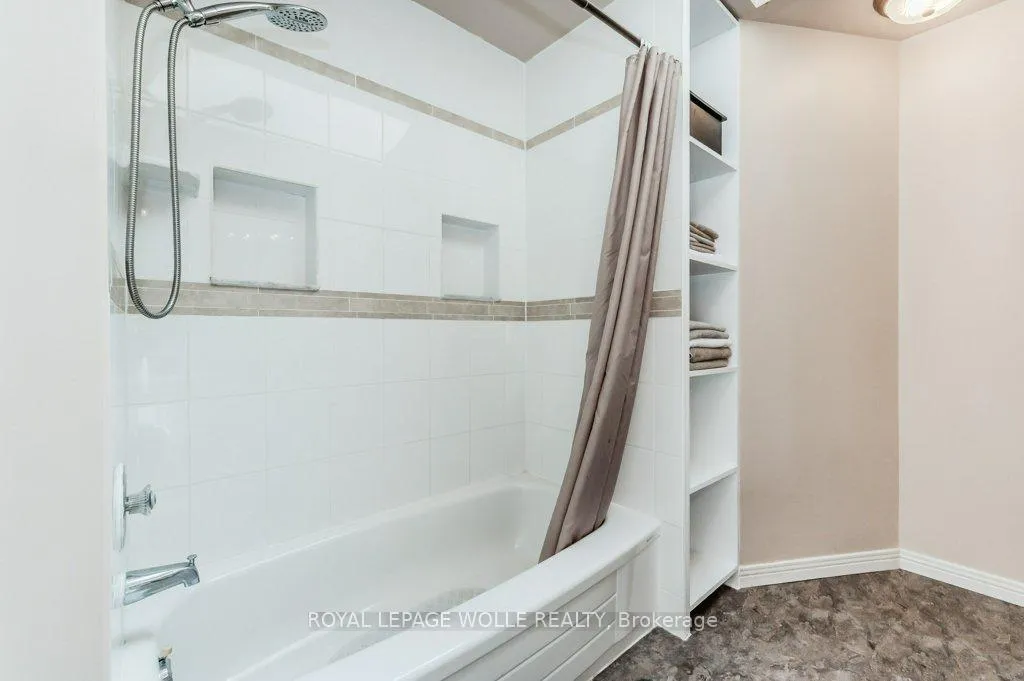 Photo 28 of 219 Corrie Crescent, Waterloo — HOMEH