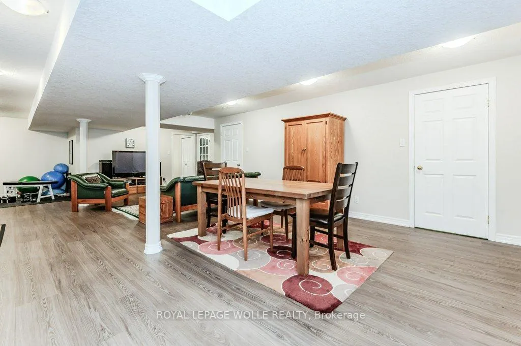 Photo 33 of 219 Corrie Crescent, Waterloo — HOMEH