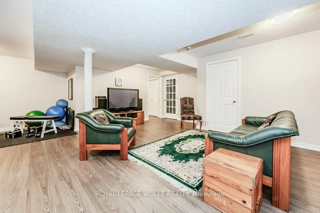 Photo 34 of 219 Corrie Crescent, Waterloo — HOMEH