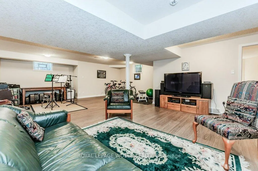 Photo 35 of 219 Corrie Crescent, Waterloo — HOMEH