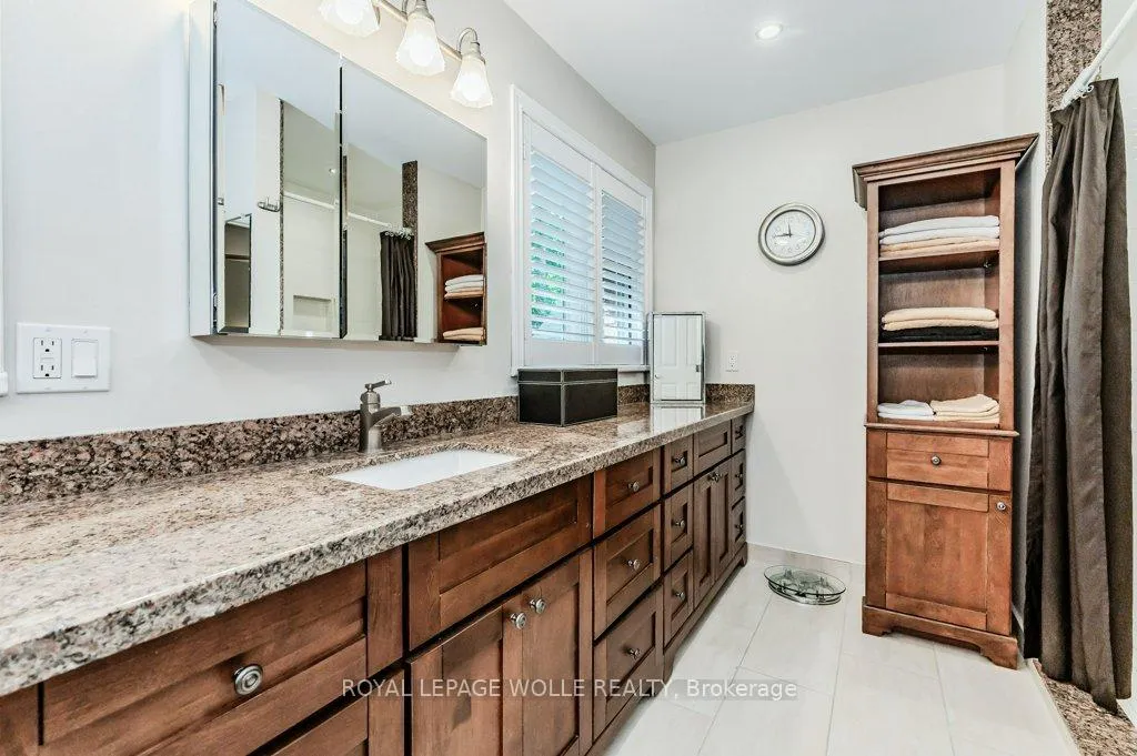Photo 40 of 219 Corrie Crescent, Waterloo — HOMEH