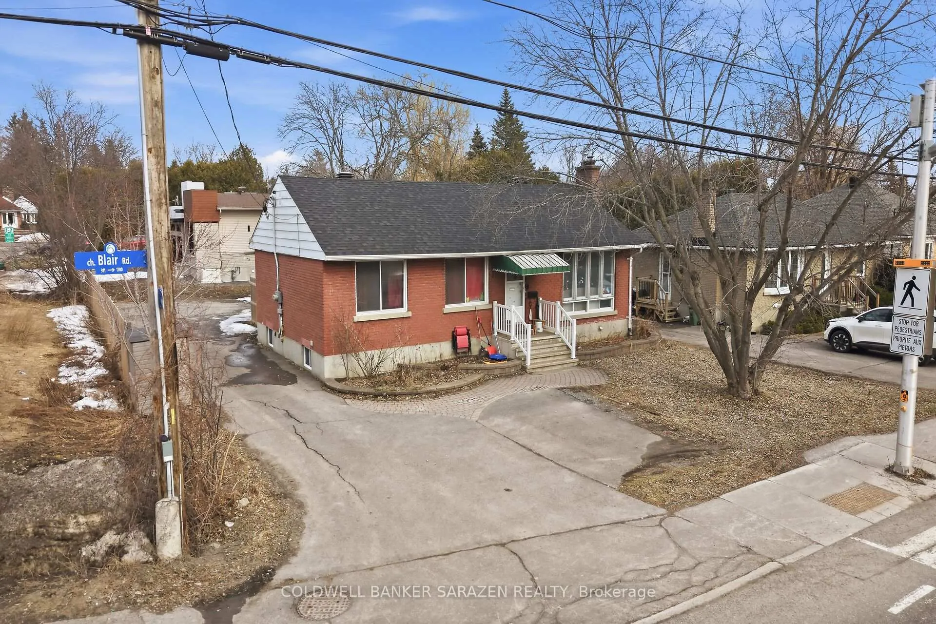 Photo 4 of 911 Blair Road, Ottawa, Cardinal Heights — HOMEH