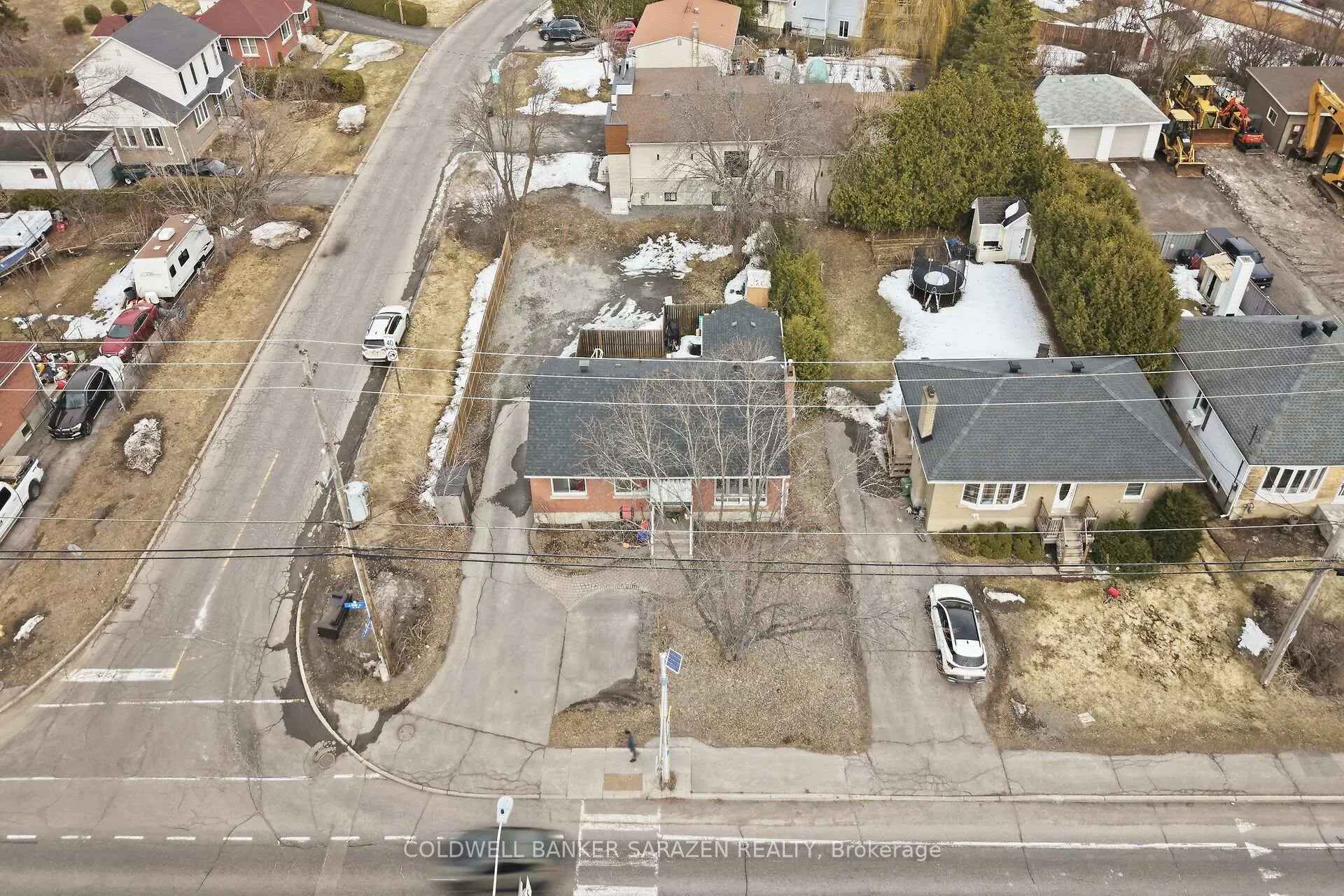 Photo 6 of 911 Blair Road, Ottawa, Cardinal Heights — HOMEH