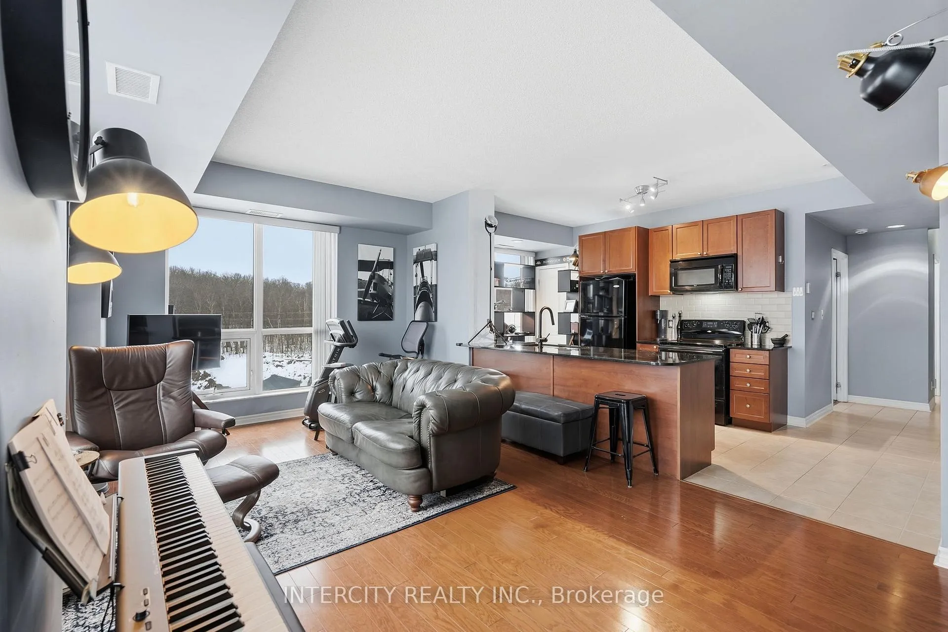 Photo 7 of Unit 807, 699 Aberdeen Boulevard, Midland — HOMEH