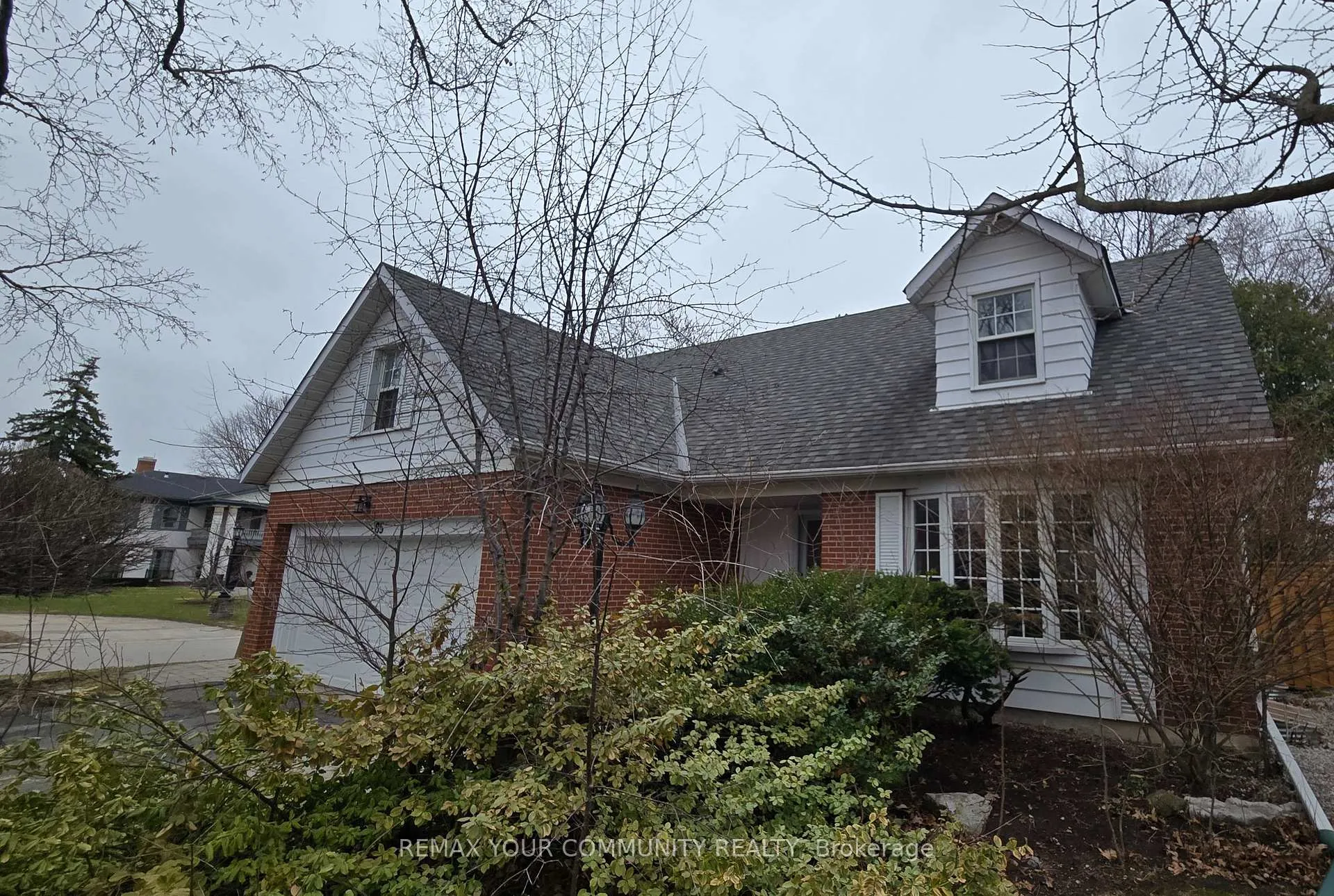 Photo 3 of 85 Royal Orchard Boulevard, Markham, Royal Orchard — HOMEH