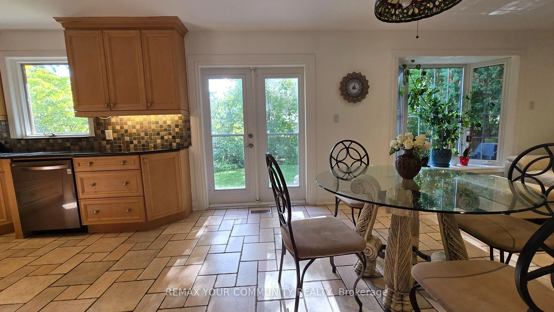 Photo 5 of 85 Royal Orchard Boulevard, Markham, Royal Orchard — HOMEH