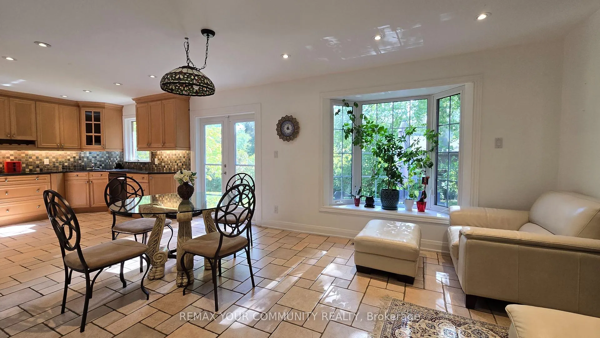 Photo 6 of 85 Royal Orchard Boulevard, Markham, Royal Orchard — HOMEH