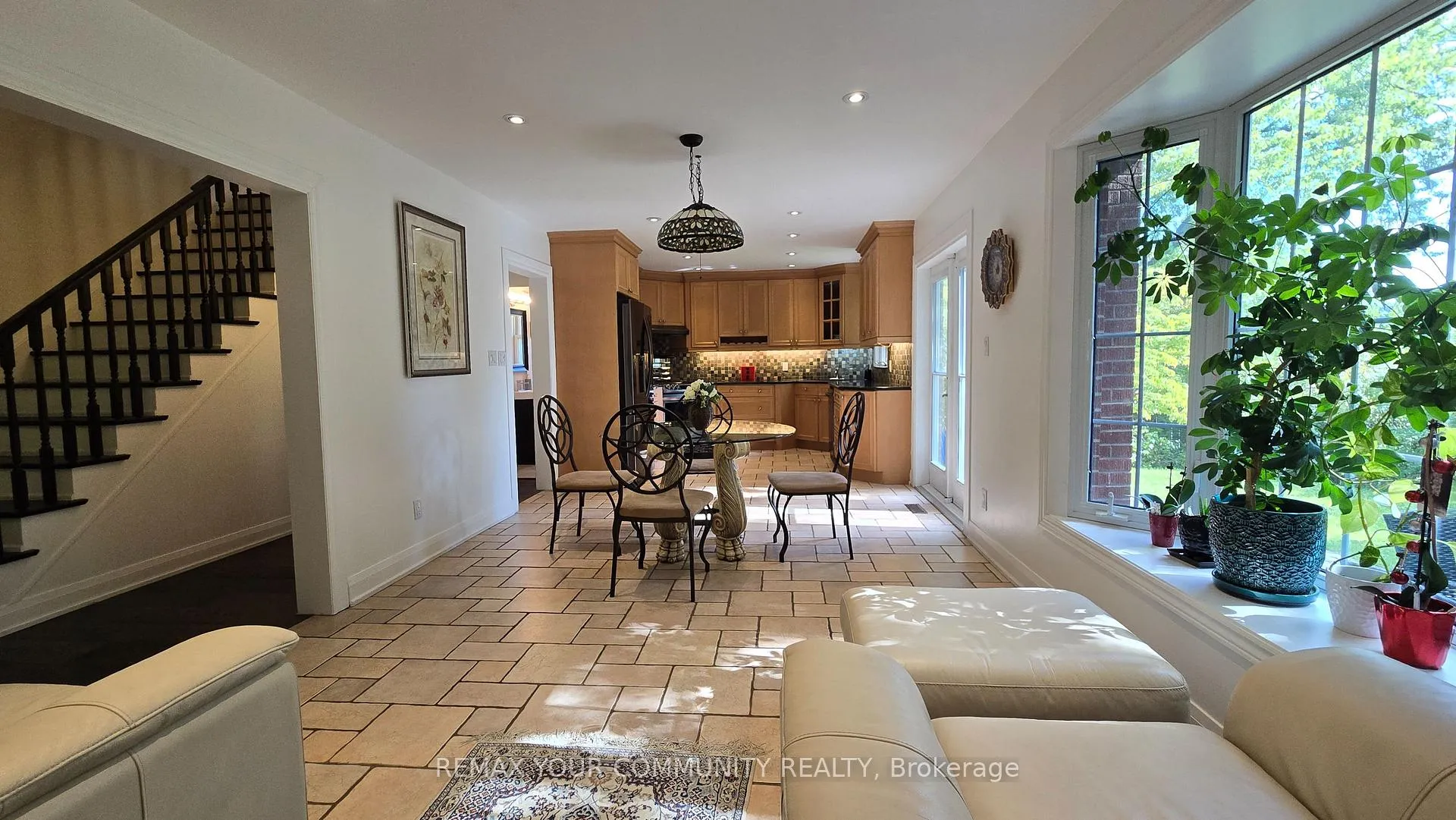 Photo 13 of 85 Royal Orchard Boulevard, Markham, Royal Orchard — HOMEH