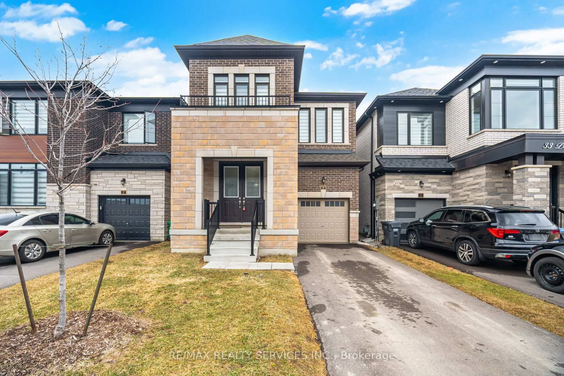 Photo 3 of 35 Del Grappa Street, Caledon, Rural Caledon — HOMEH