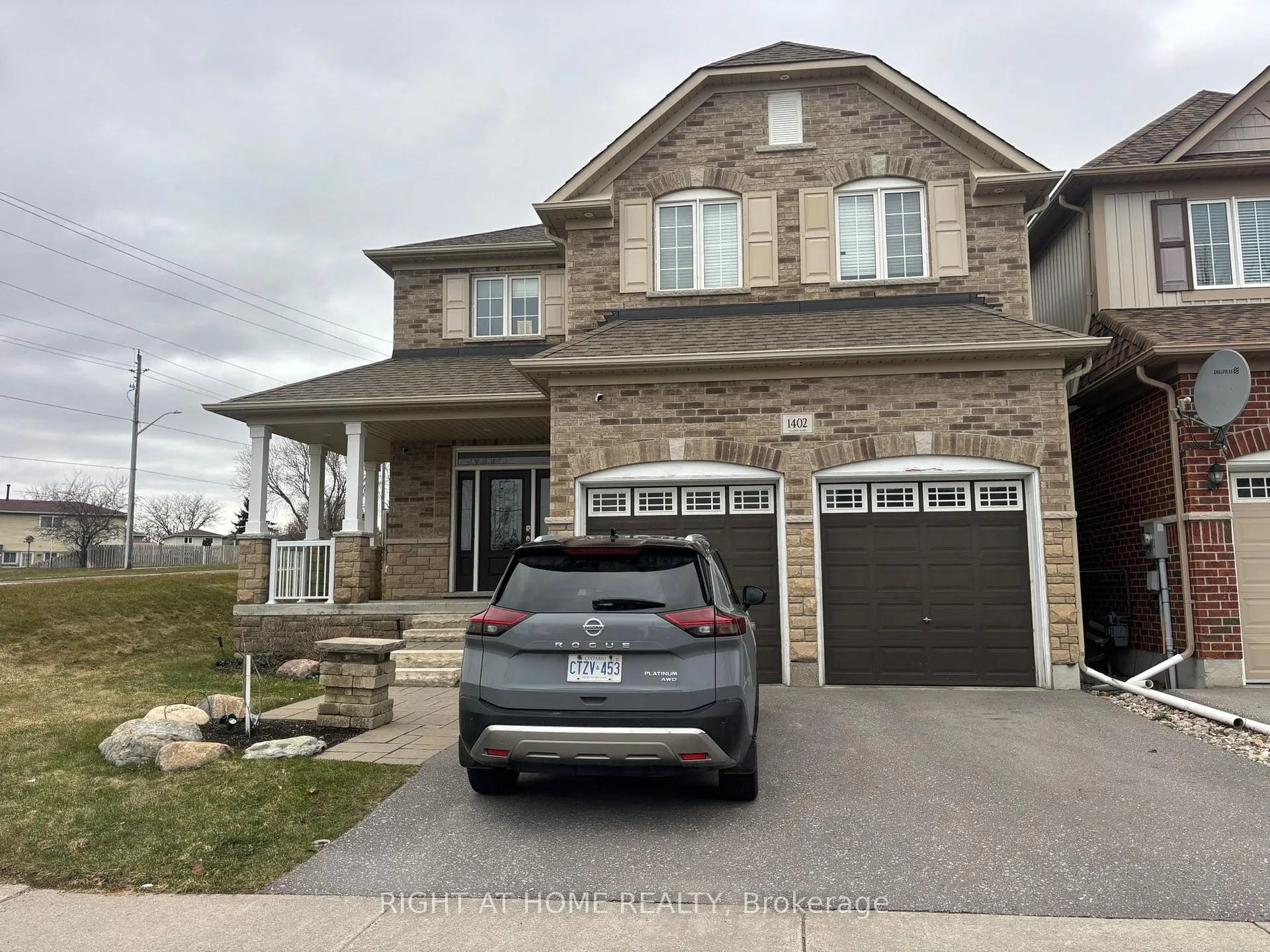 Front of 1402 Gord Vinson Avenue