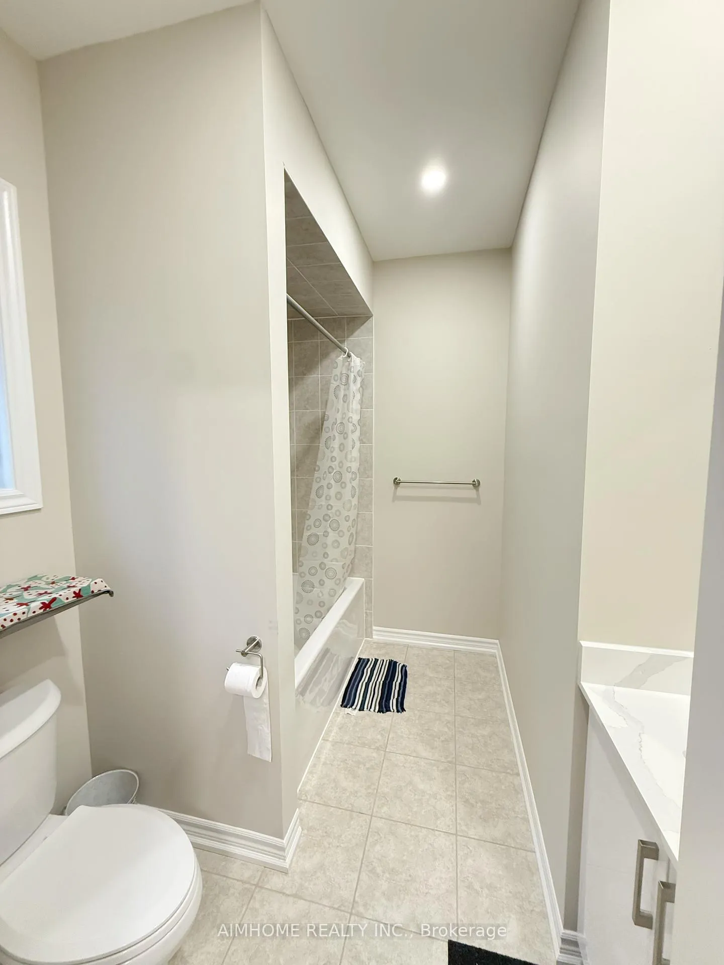 Photo 11 of 1808 Jack Glenn Street, Oshawa, Taunton — HOMEH