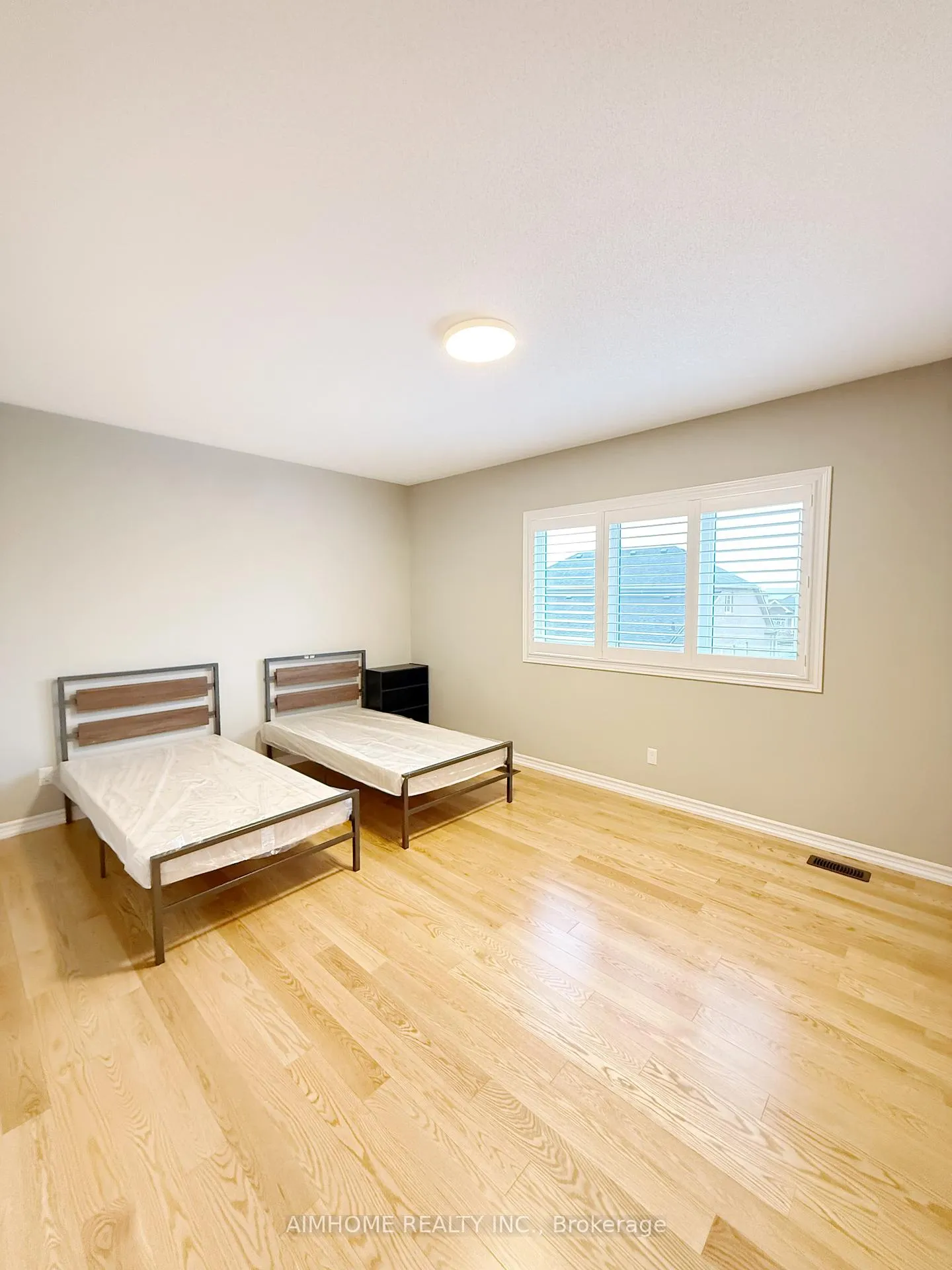 Photo 14 of 1808 Jack Glenn Street, Oshawa, Taunton — HOMEH