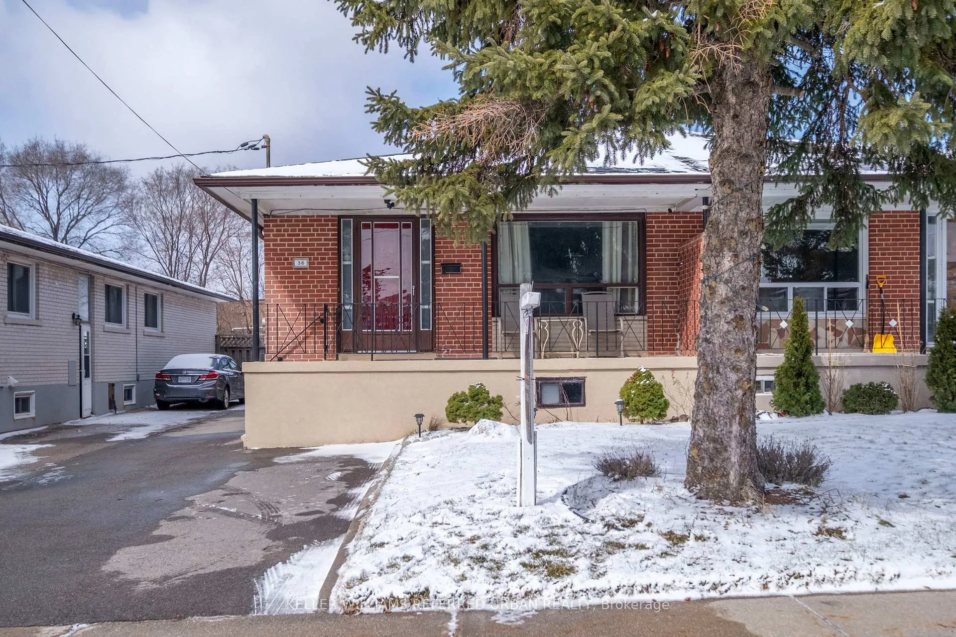 Photo 2 of 36 Hucknall Road, North York, York University Heights — HOMEH