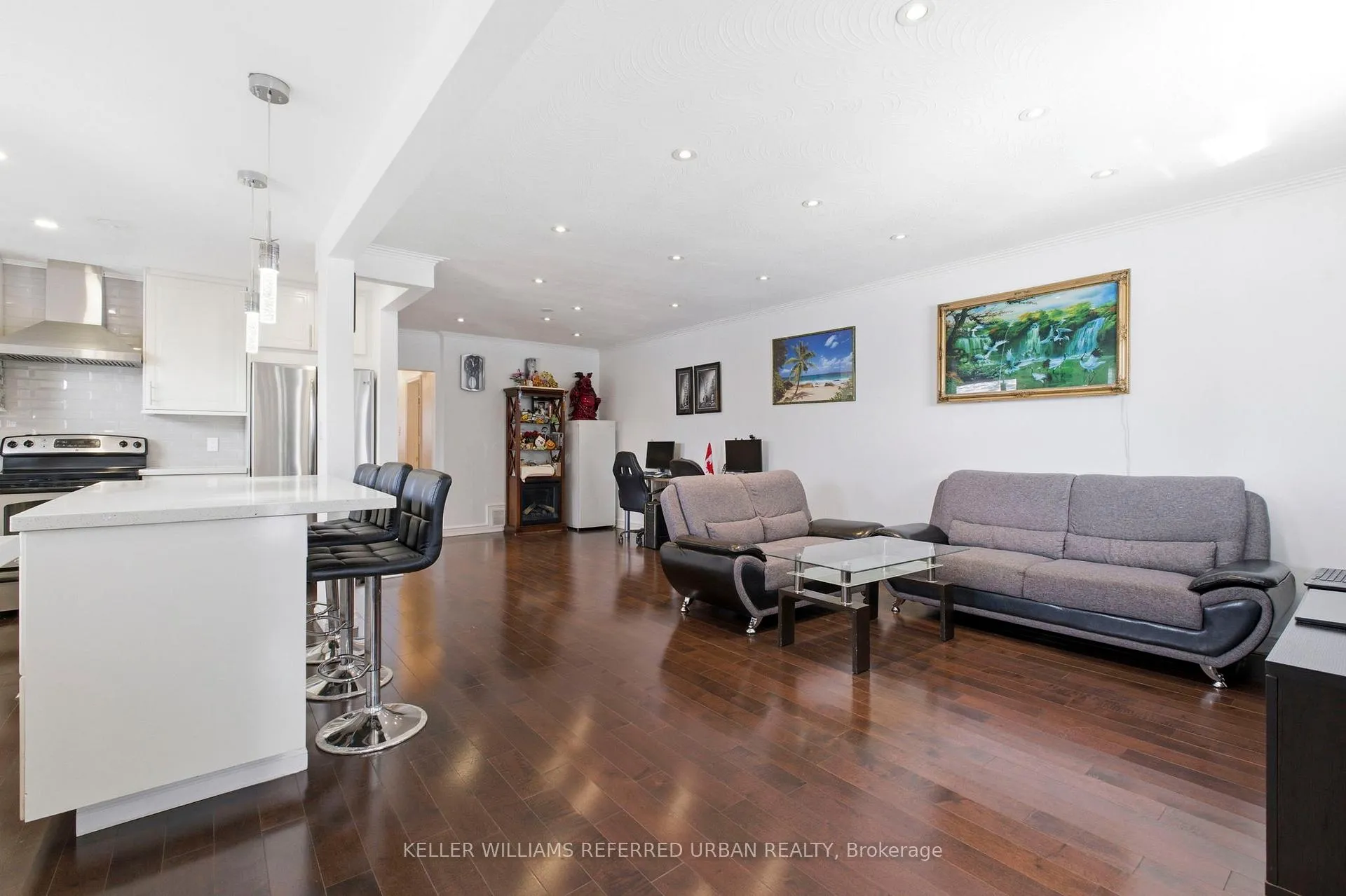 Photo 5 of 36 Hucknall Road, North York, York University Heights — HOMEH