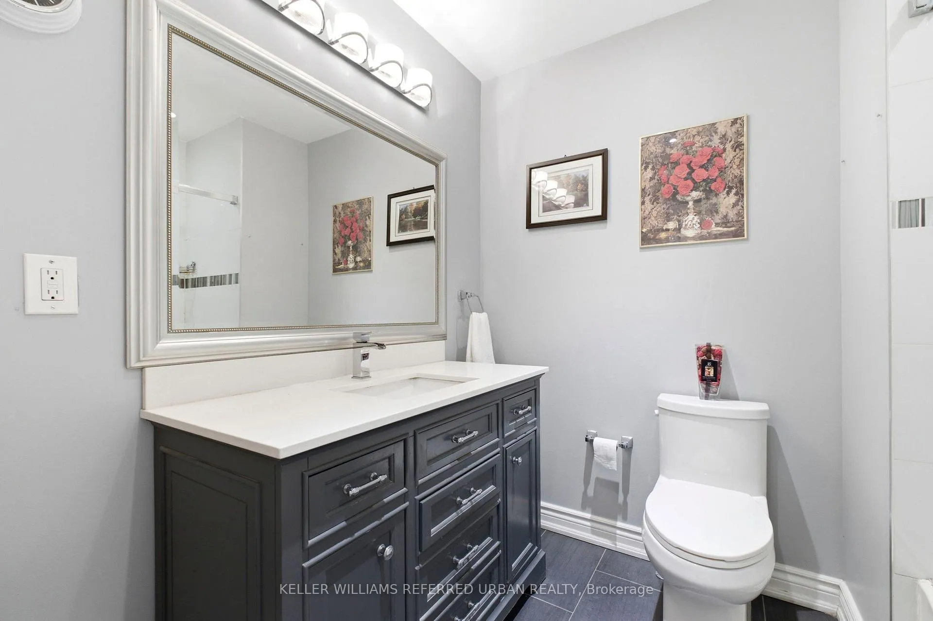 Photo 15 of 36 Hucknall Road, North York, York University Heights — HOMEH