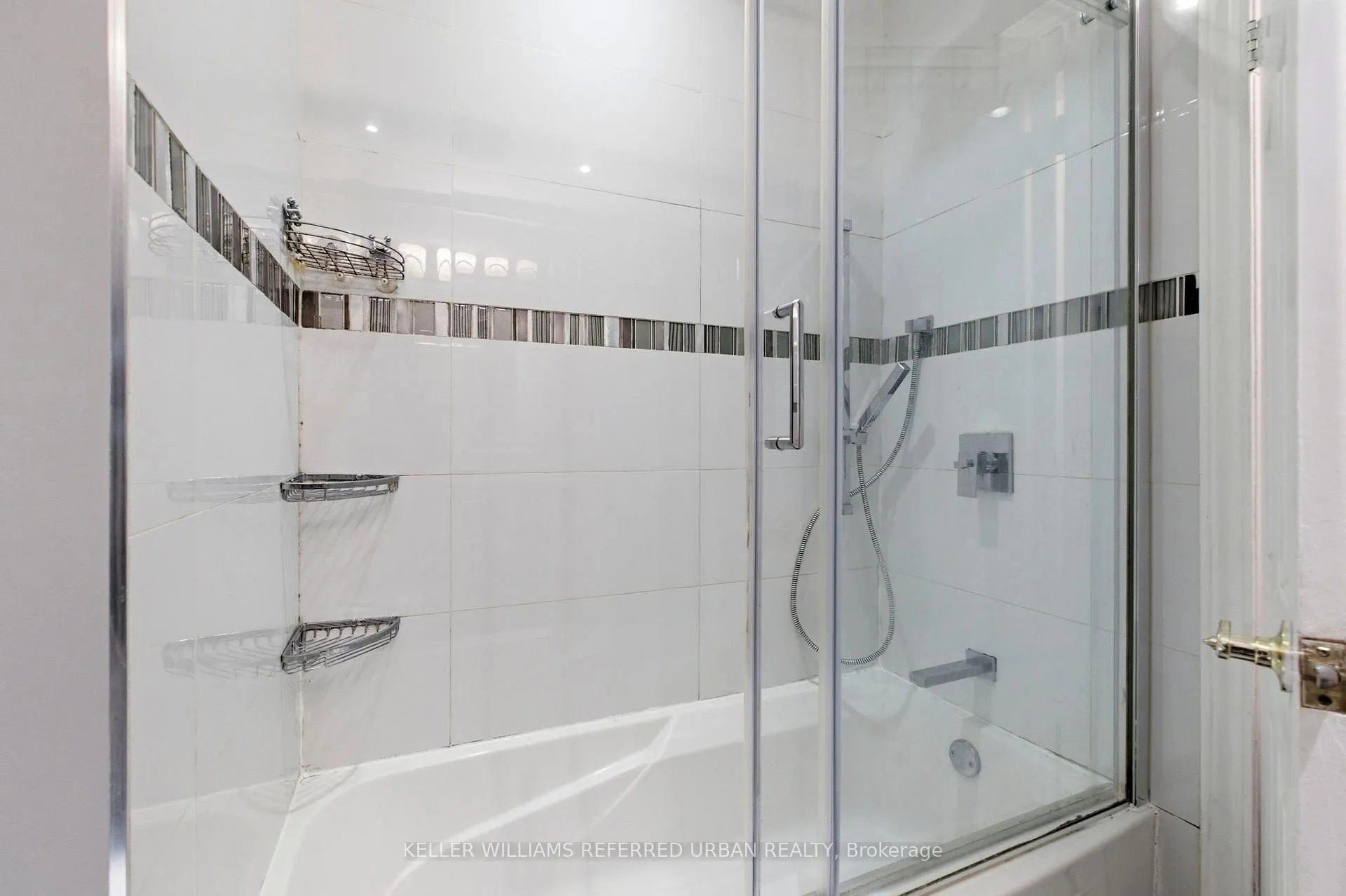 Photo 16 of 36 Hucknall Road, North York, York University Heights — HOMEH