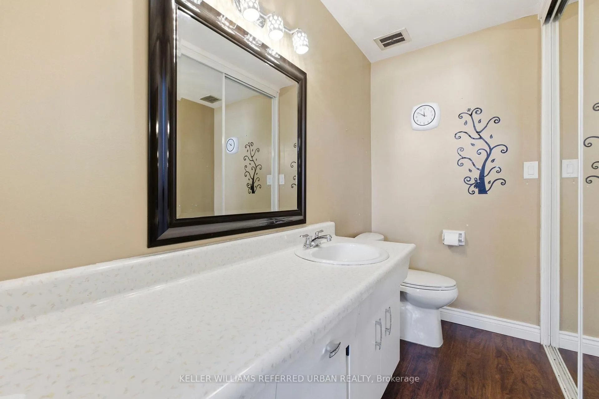 Photo 21 of 36 Hucknall Road, North York, York University Heights — HOMEH